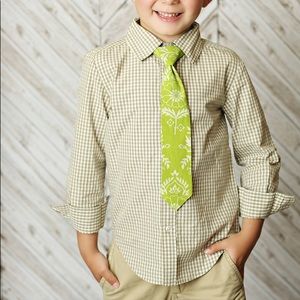 Mustard Pie Boy’s Taylor Button down in vanilla.
